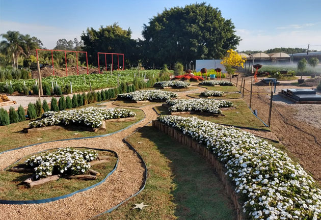 Atrações Expoflora: Passeio Turístico Magic Garden Holambra